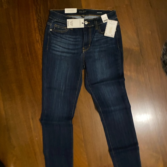 ❣️NWT JUDY BLUE SKINNY❣️ - Picture 1 of 3